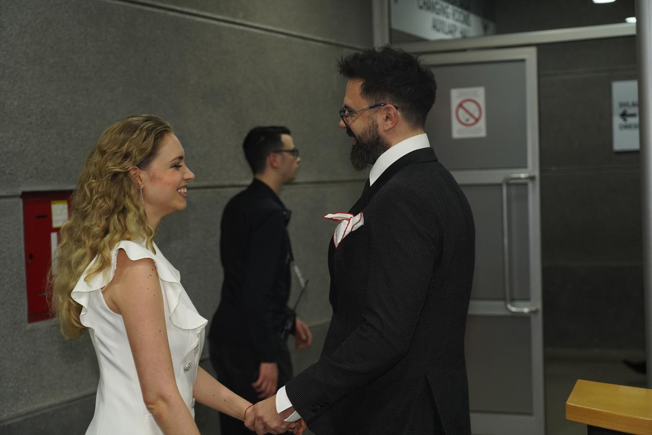 Hana Huljić se pojavila u Beogradu kao podrška suprugu