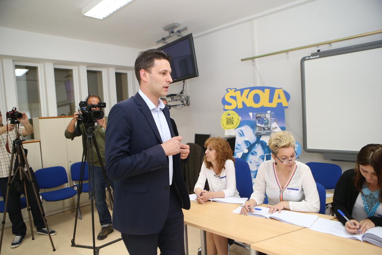 Metković: Prvi čovjek MOST-a Petrov odmah po otvaranju birališta obavio svoju dužnost