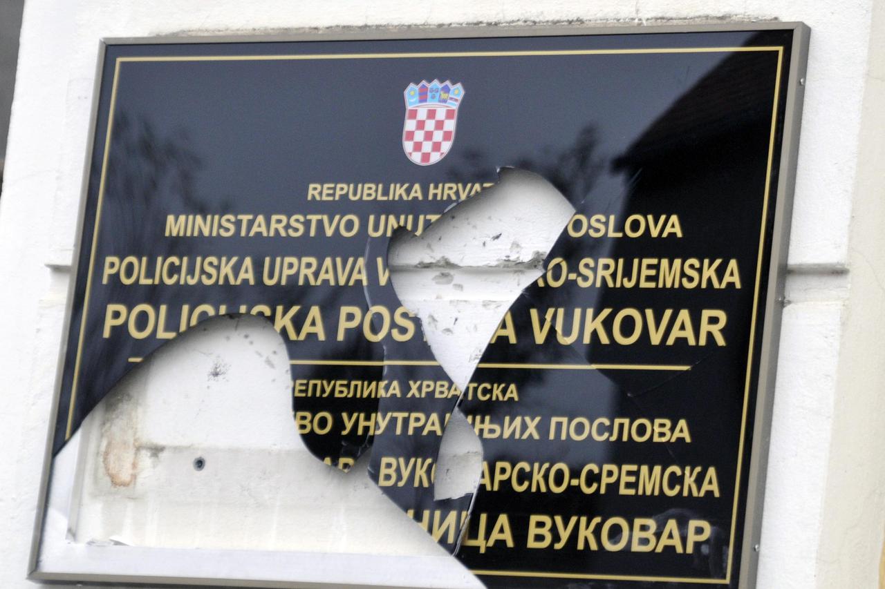 dvojezična ploča