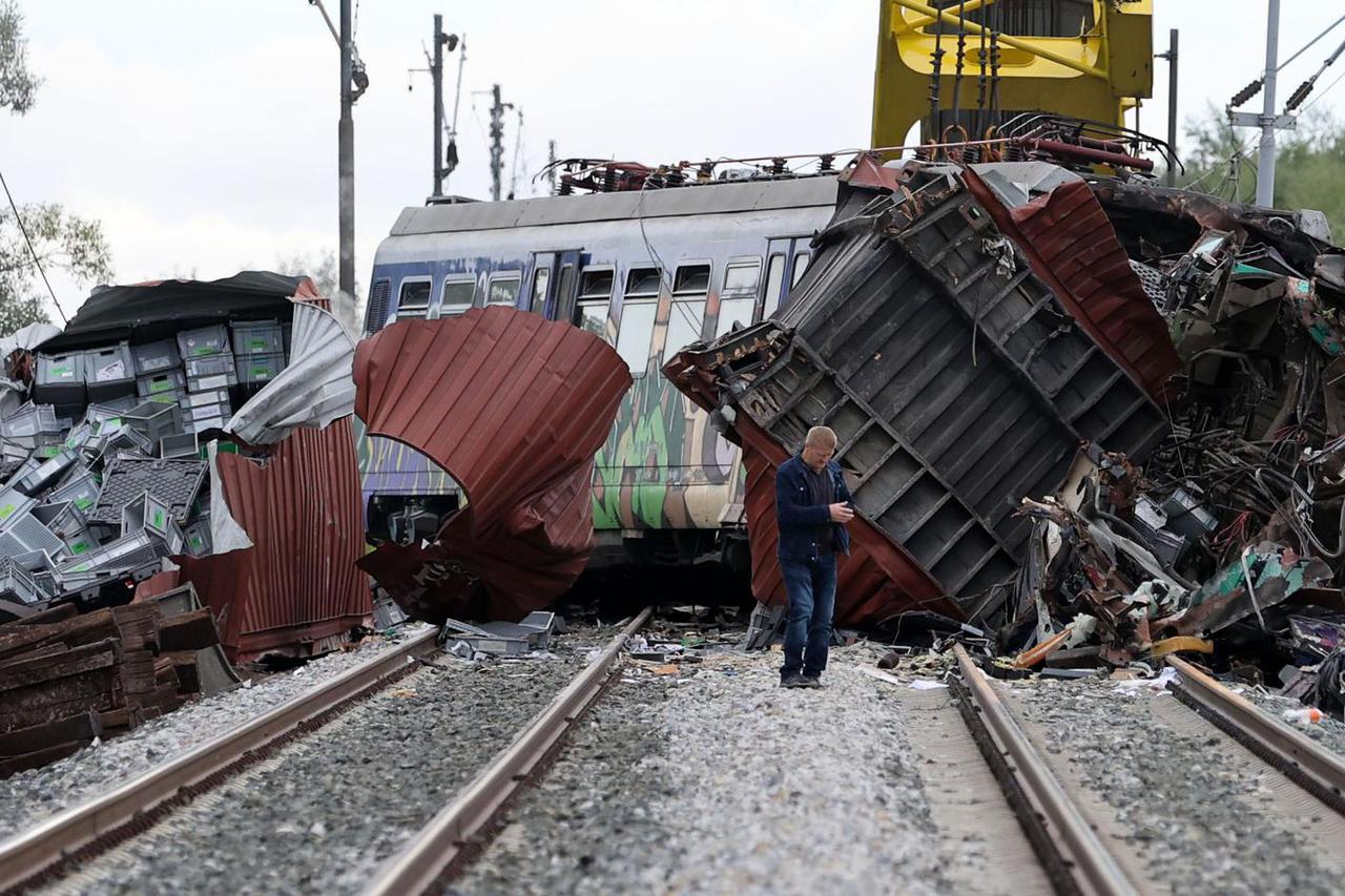 Novska: Započela sanacija pruge, uklanjanje kompozicija