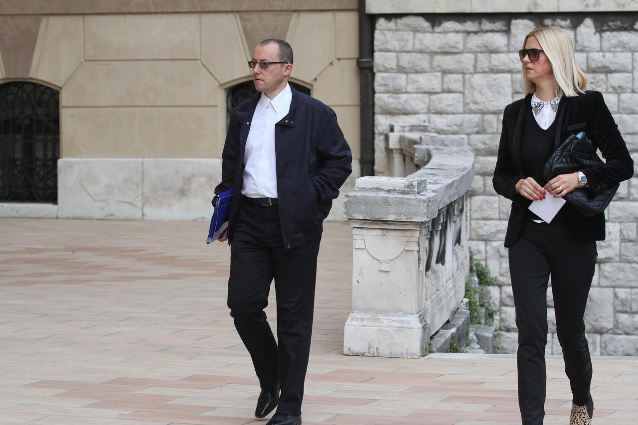 Pešutić i Unković