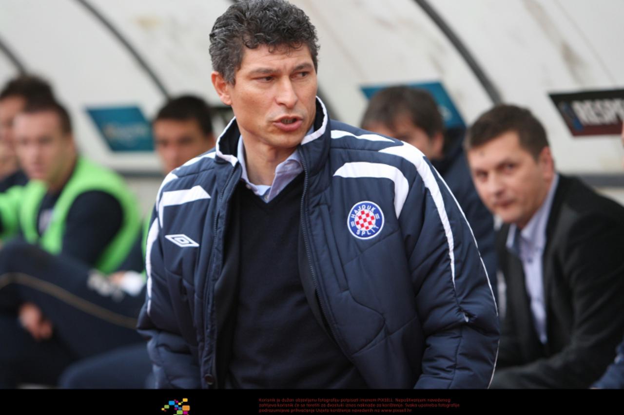 \'04.12.2011., Gradski stadion na Poljudu, Split - 1. HNL, 17. kolo, Hajduk Split - NK Zadar. Trener Krasimir Balakov. Photo: Ivo Cagalj/PIXSELL\'