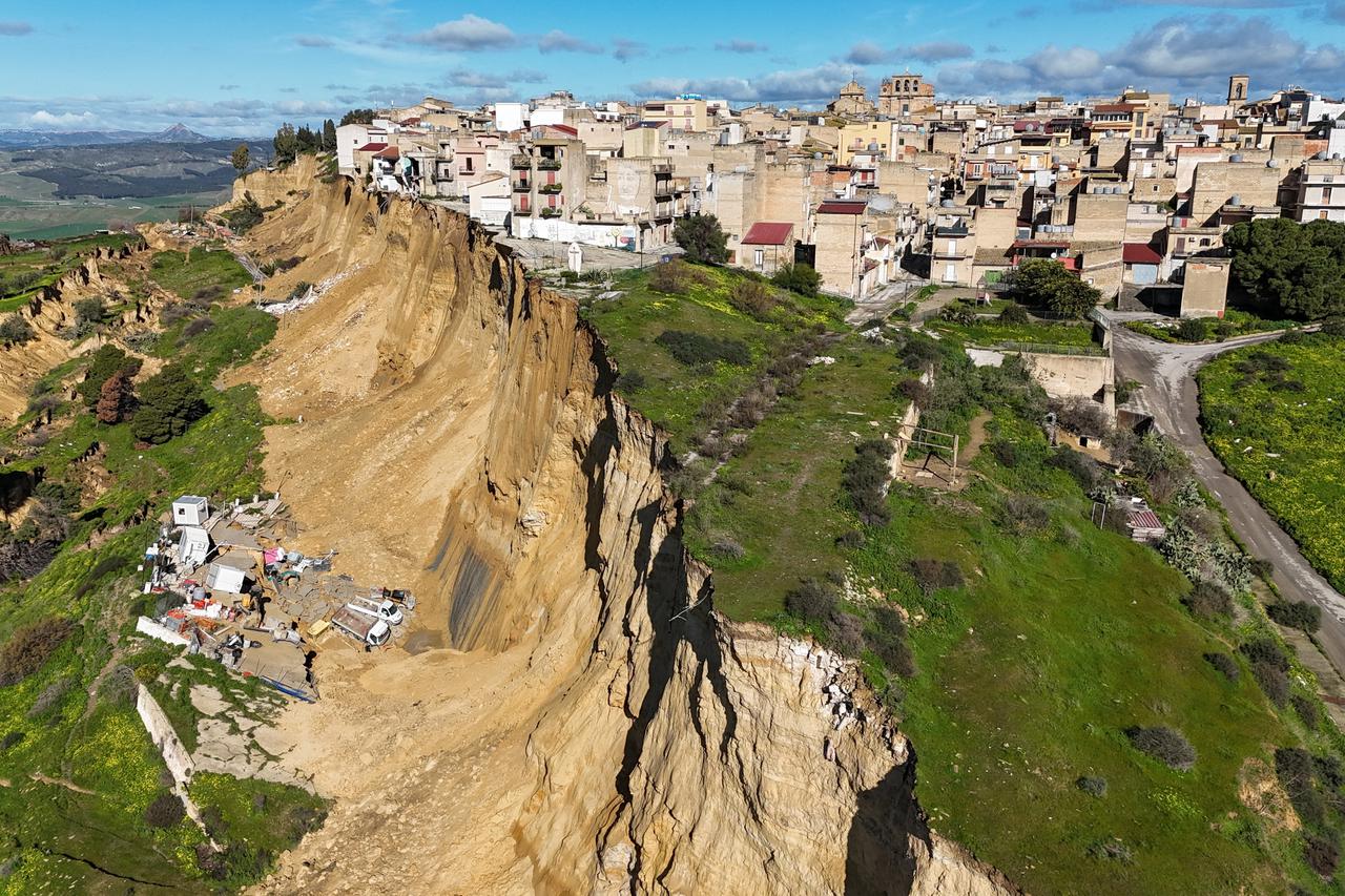 Landslide leaves Sicilian town off cliff edge after bad weather