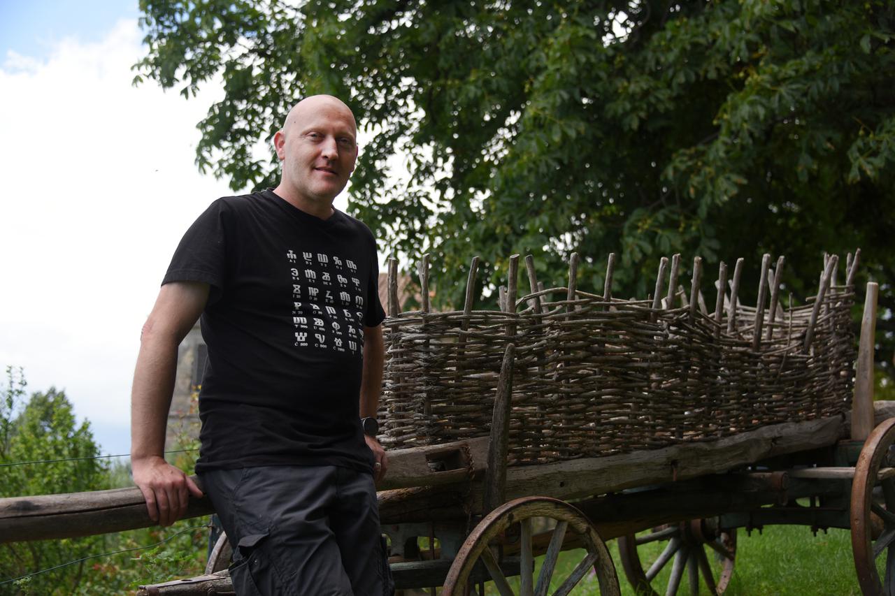 Hum: Aleksandar Merlak