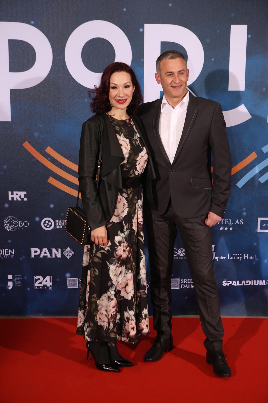 Split: Dolazak uzvanika na sve?anu dodjelu nagrada Porin