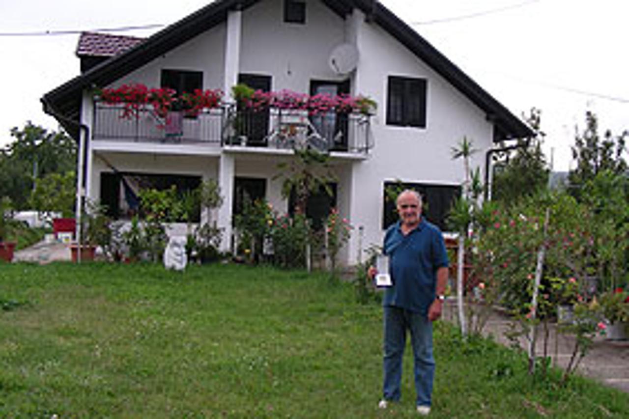 Općinski sud u Novoj Gradiški odobrio je uknjižbu na kuću i  zemlju Vladimira Vuka