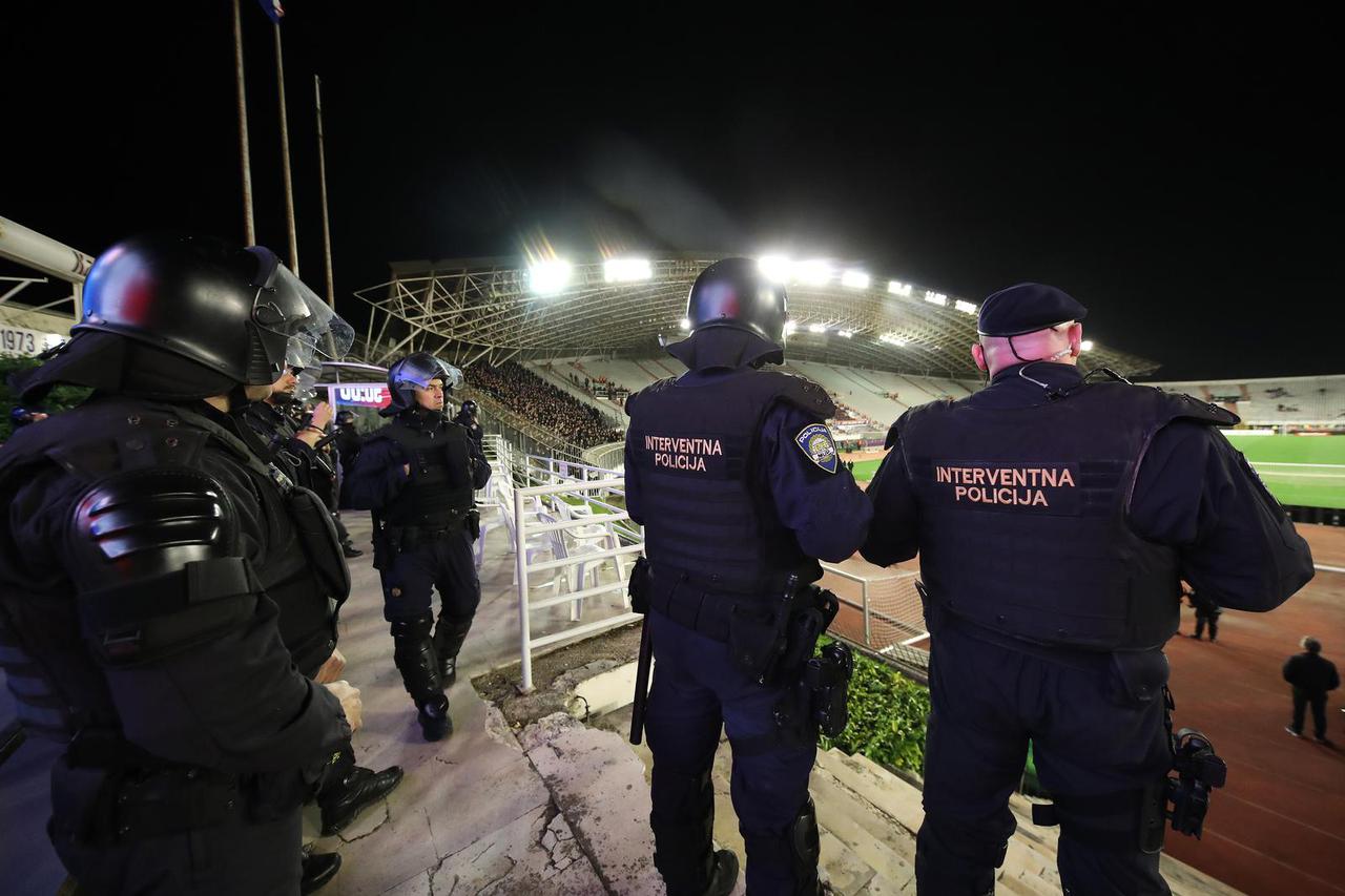Split: Interventna policija oko stadiona nakon susreta Hajduka i Dinama