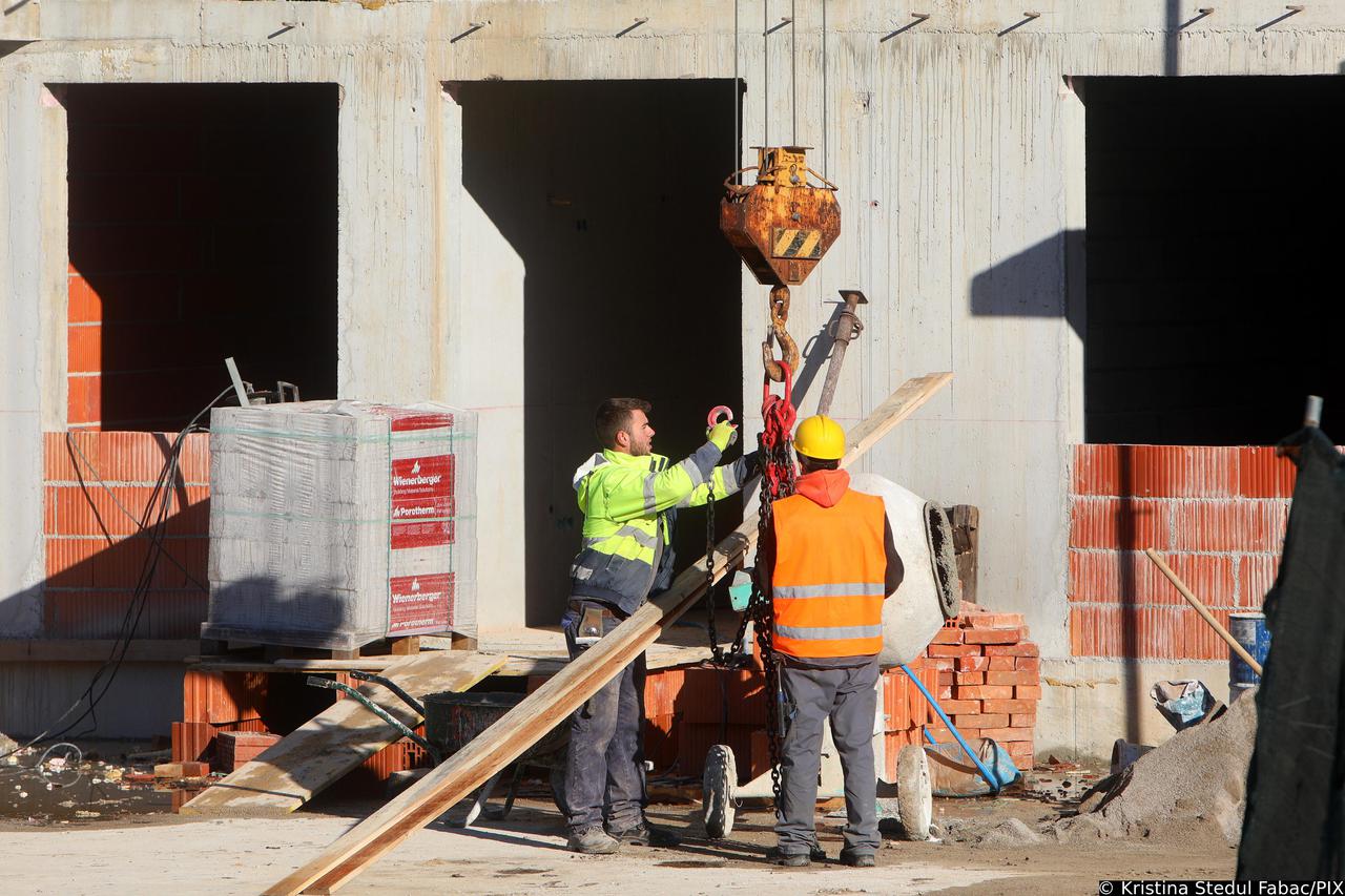 Karlovac: Gradnja novih stanova u gradskoj četvrti Grabrik