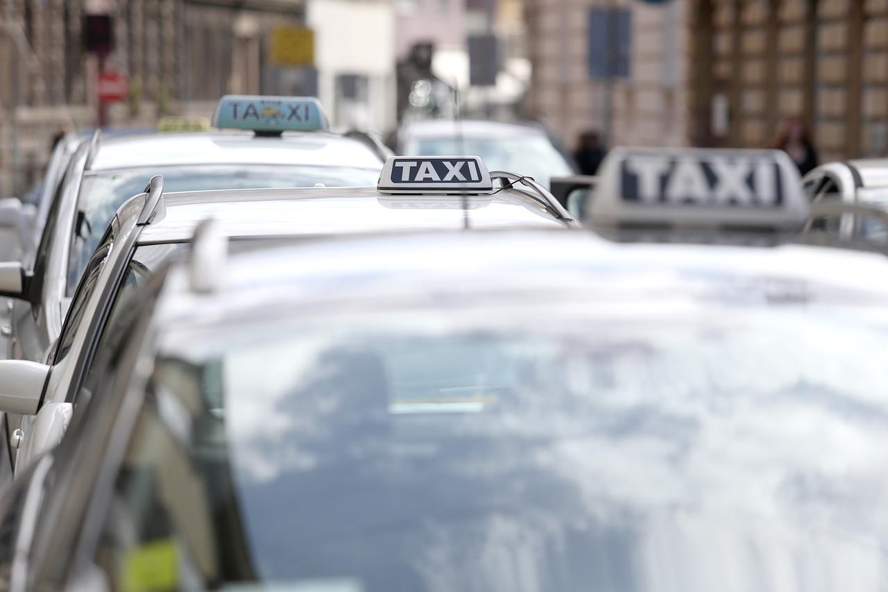 Zagreb: Taxisti na taxi stajalištima