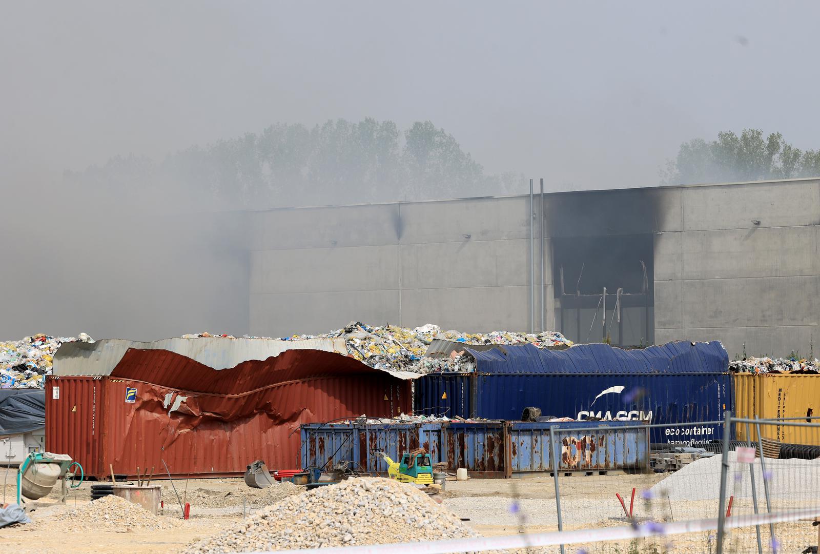 20.06.2024., Zapresic - Zgariste tvrtke Eko Flor u Industrijskoj ulici gdje je tijekom jucerasnjeg dana izbio veliki pozar.  Photo: Marko Prpic/PIXSELL