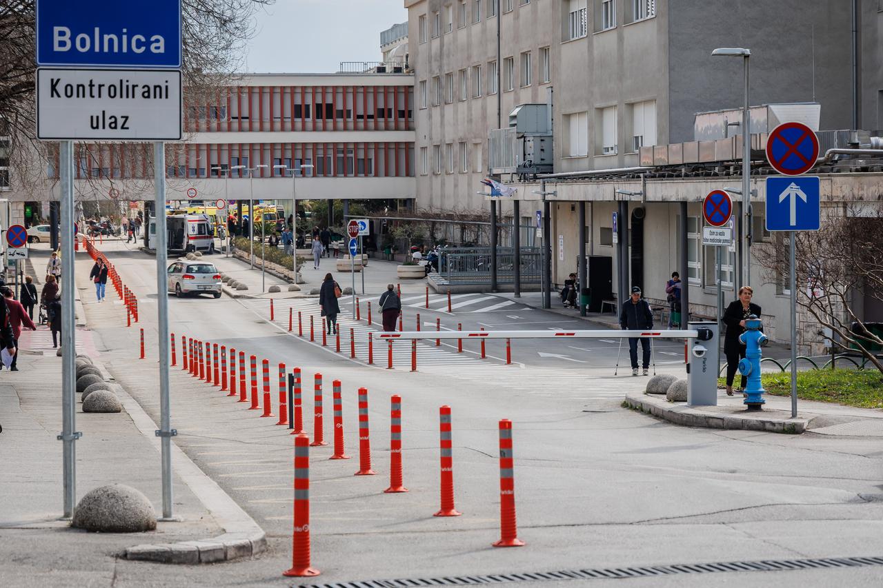 Split: Uprava KBC-a Firule postavila je rampu za ulazak u krug bolnice