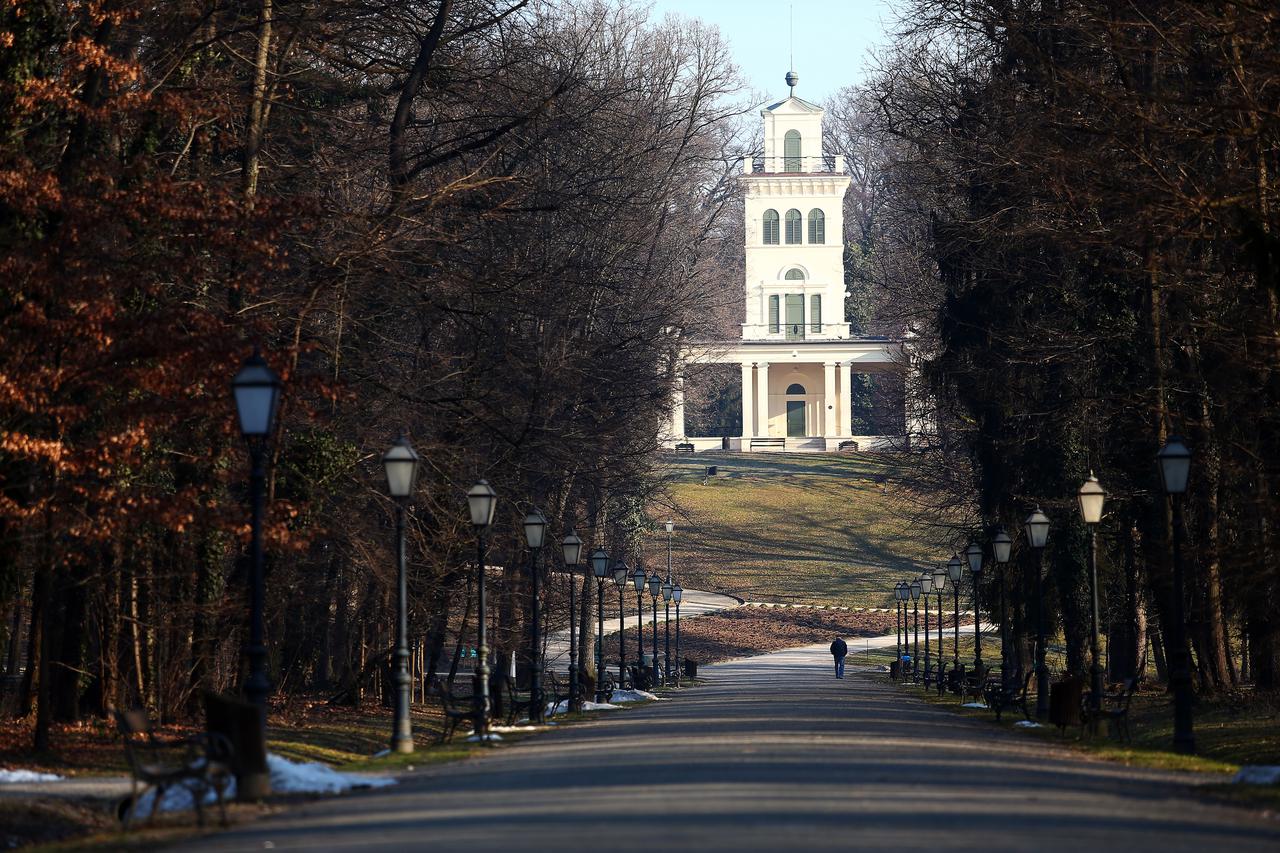 21.01.2016., Zagreb - Zgrada Vidikovac i parku Maksimir. Photo: Slavko Midzor/PIXSELL