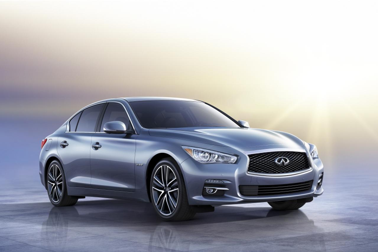 infiniti q50 (1)