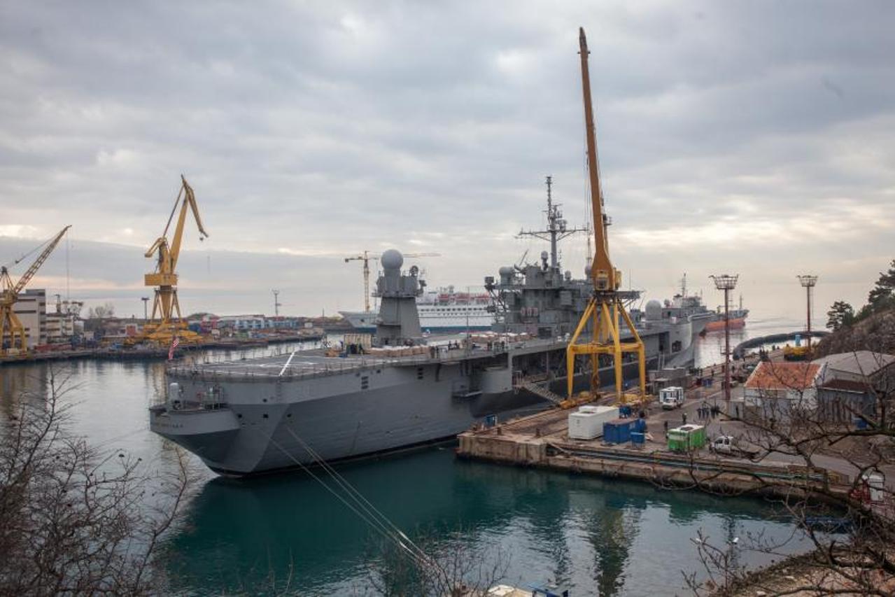  Zapovjedni brod američke ratne mornarice na remontu u brodogradilišti Viktor Lenac