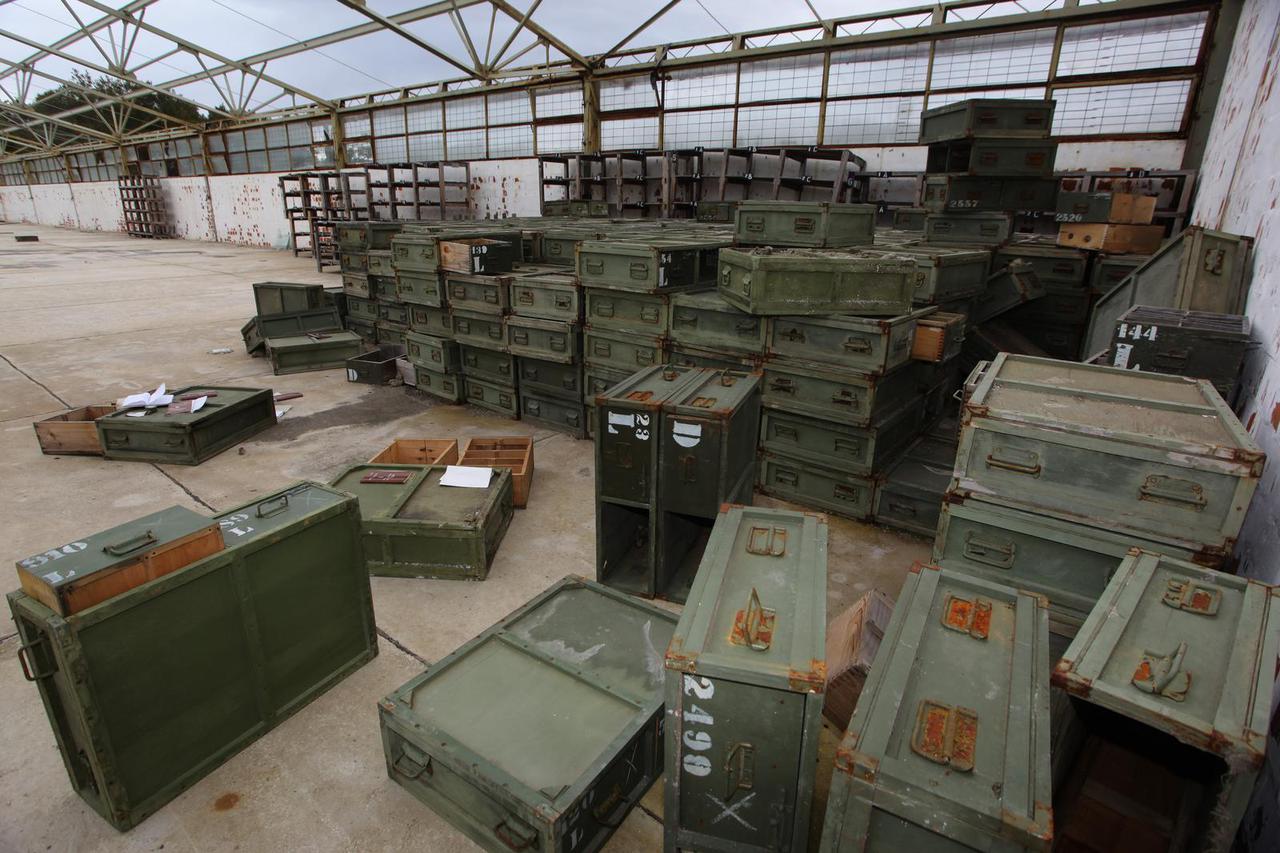 Zaton: Bivša vojarna Sepurine zjapi prazna i oplja?kana