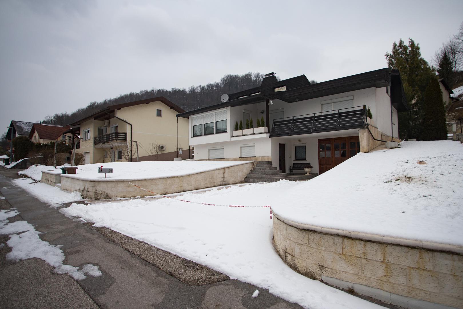 Susjedi Melanie Trump u Sevnici prije nekoliko godina su nam ispričali da obiteljsku kuću još ponekad posjećuje samo njezin otac.