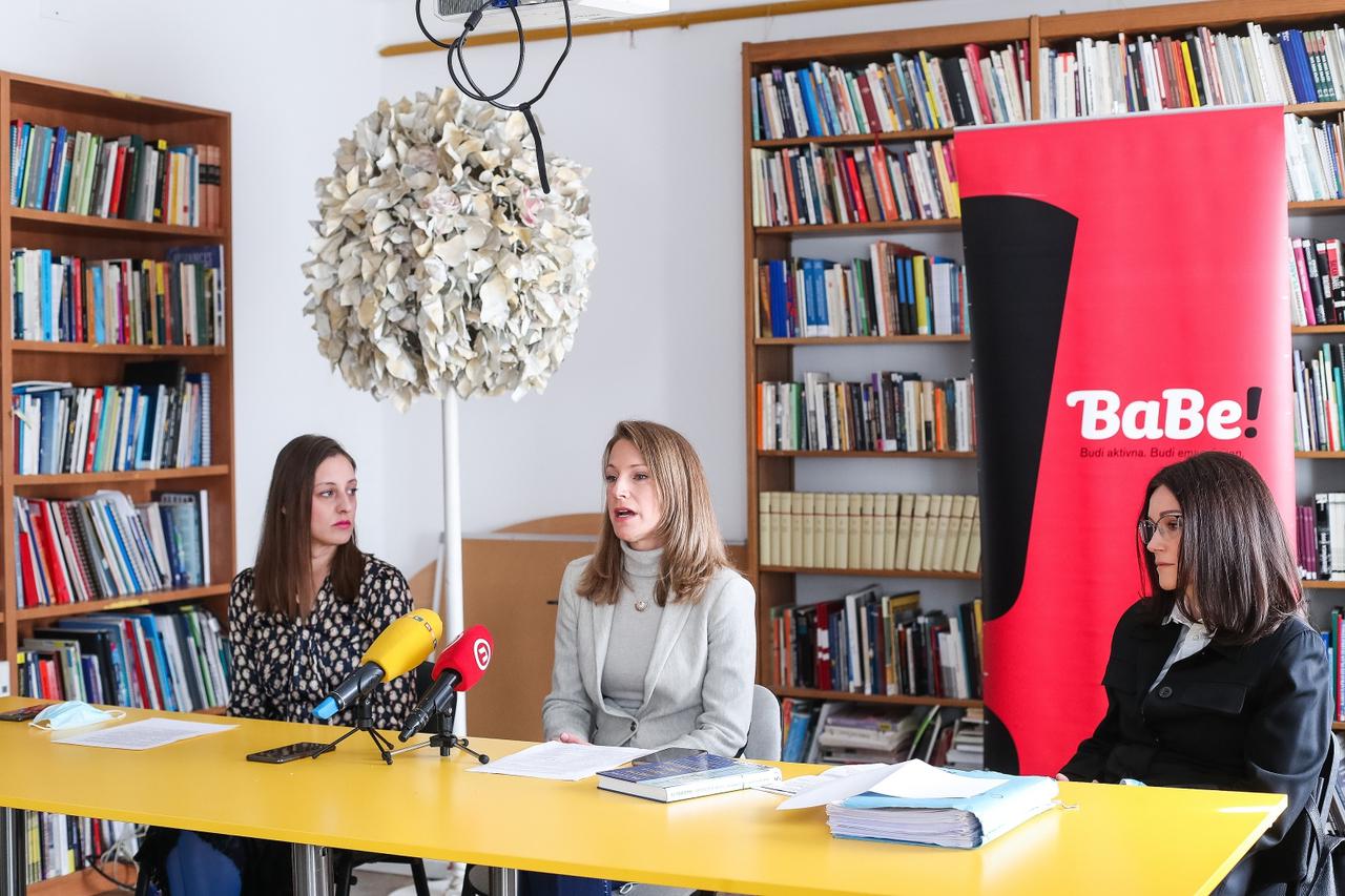 Zagreb: Konferencija udruge B.a.B.e. o rukometnoj sutkinji izbrisanoj s liste sudaca zbog trudnoće