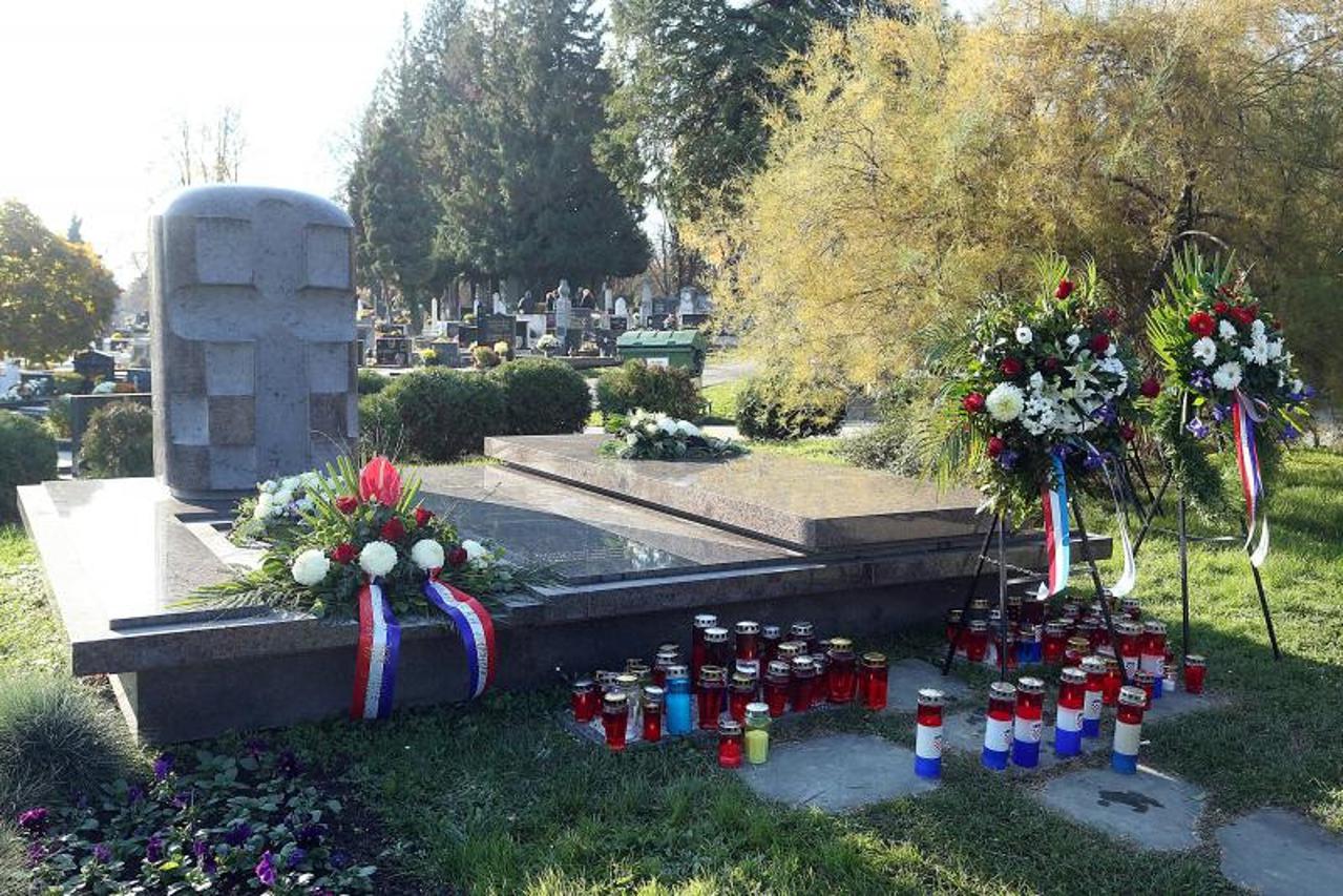 Na Mirogoju posjećeni grobovi onih koji su obilježili hrvatsku povijest