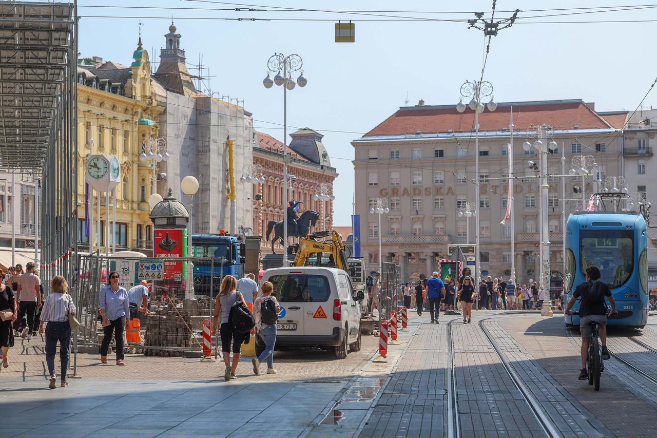 Zagreb: Nastavljeni radovi na ugradnji spornih podzemnih spremnika