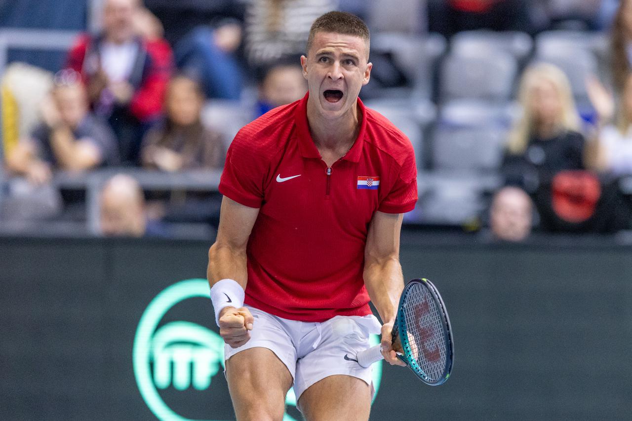 Osijek: Duje Ajduković i Lukaš Klein u prvom meču Davis Cupa između Hrvatske i Slovačke