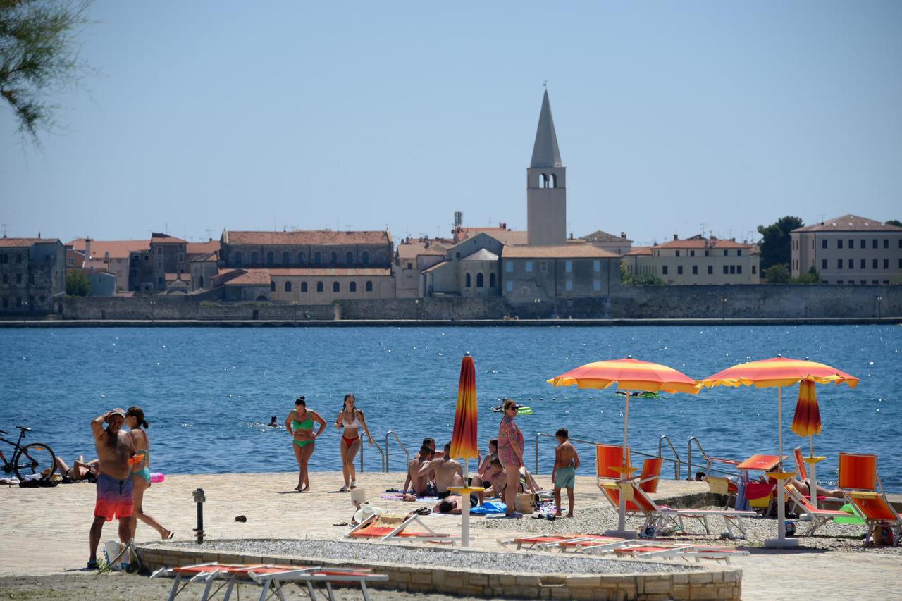Plaža Borik u Pore?u