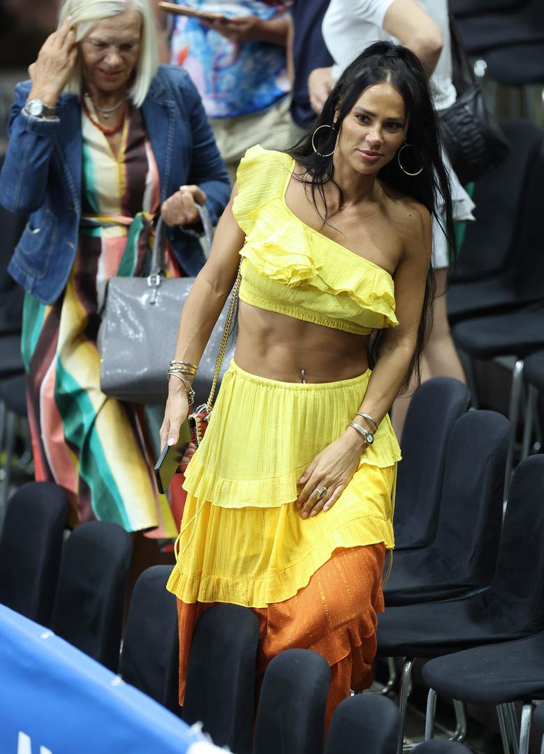 Među ne toliko brojnom domaćom publikom se istaknula jedna navijačica koja je plijenila pozornost mnogih u dvorani, ali i uhvatila oko fotoreportera.