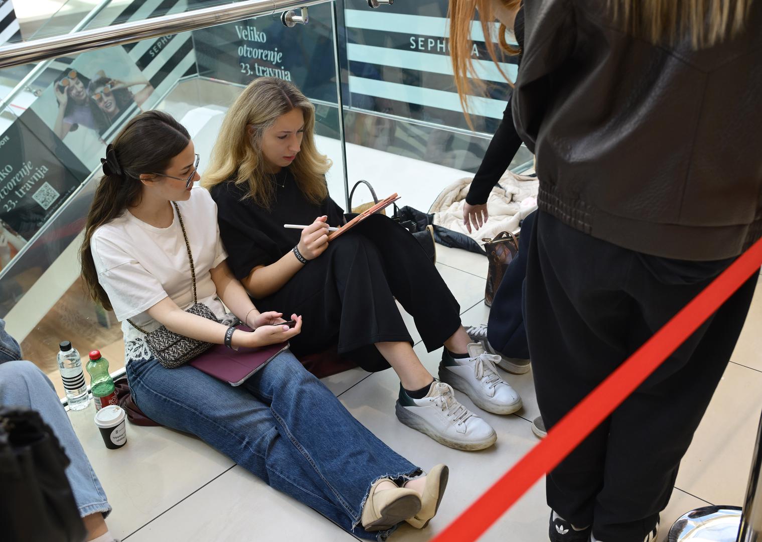 Nakon toga slijedi još dodatnih 14 dana za jednostavan i besplatan povrat, a proizvode je moguće vratiti i u trgovinama. Popisali smo hitove s njihove web trgovine, kao i cijene za neke od najpopularnijih proizvoda.