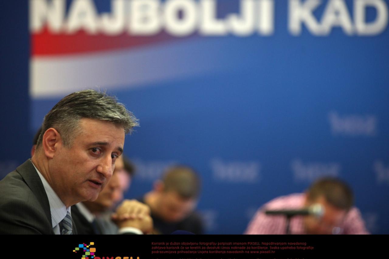 '18.06.2012., Zagreb - Sredisnjica HDZ-a press konferencija predsjednika stranke Tomislava Karamarka i njegovog tima Davorina Mlakara, Davora Jelica, Davora Stiera, Drage Prgometa i Domagoja Ivana Mil