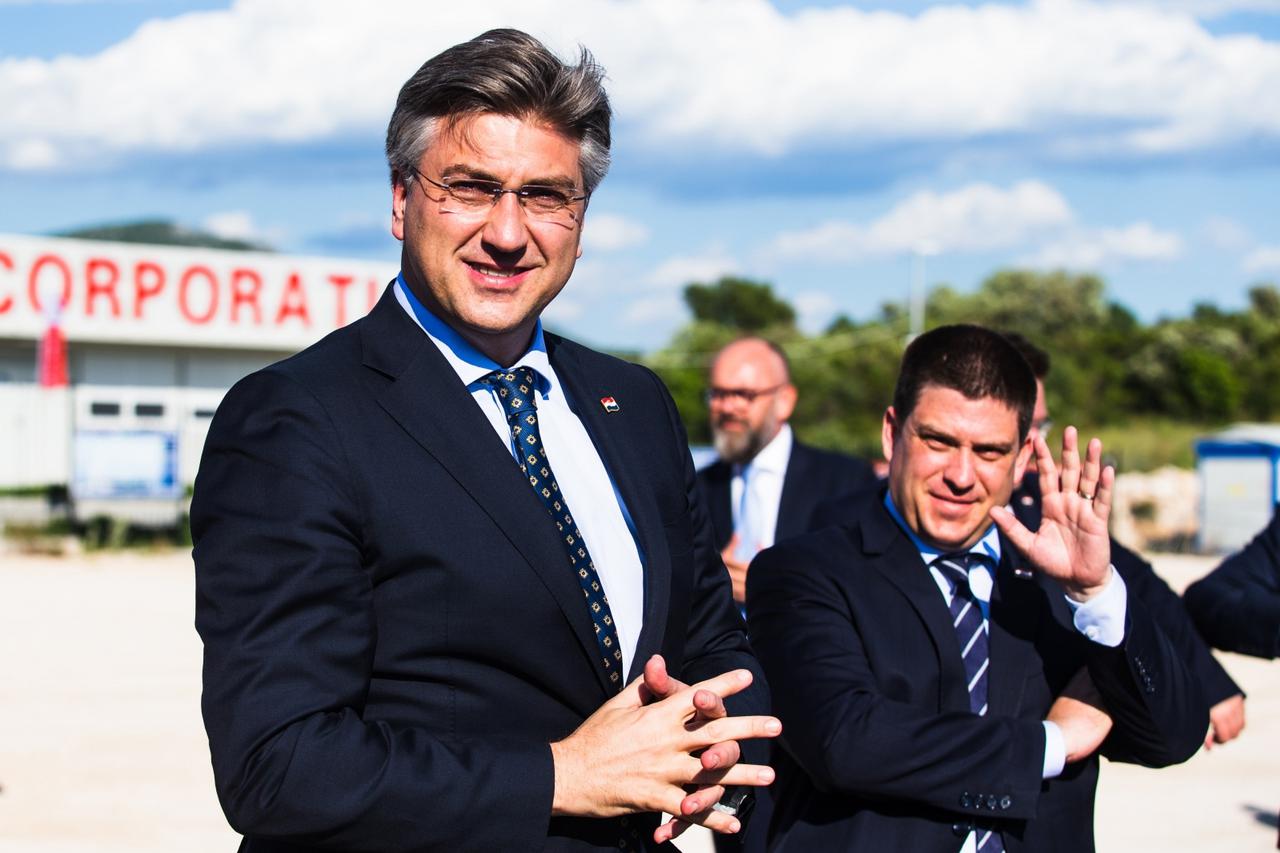 Predsjednik Vlade Andrej Plenković posjetio je gradilište Pelješkog mosta