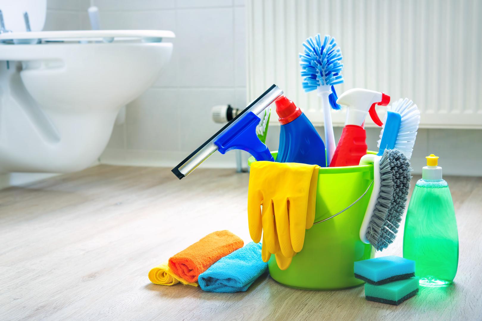 Jedan profesionalni čistač podijelio je da postoji pet stvari u vašem domu koje mogu uzrokovati smrad ako ih ne održavate pod kontrolom. Doctor Dust Cleaning često na Instagramu dijeli svoje savjete sa svojih 40 tisuća pratitelja. U jednom od svojih najnovijih videozapisa podijelio je pet stvari za koje uvijek morate paziti da su čiste da biste imali svjež miris u domu, a mnogi su korisnici bili oduševljeni njegovim savjetima, piše Daily Express.