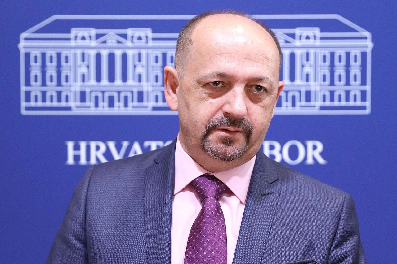 Ivan Lovrinović