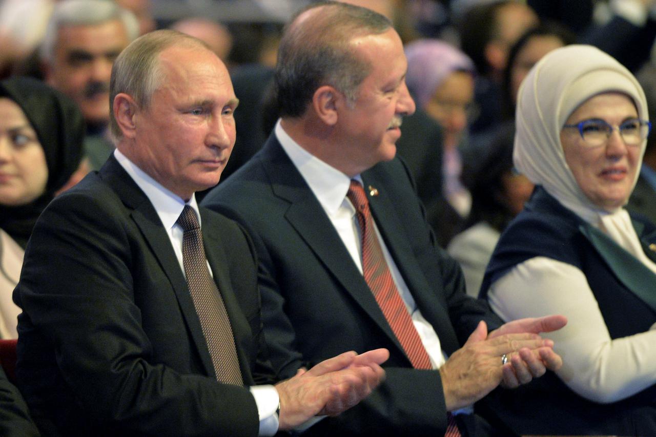Putin i Erdoğan susreli su se jučer na 23. Svjetskom energetskom kongresu u Istanbulu