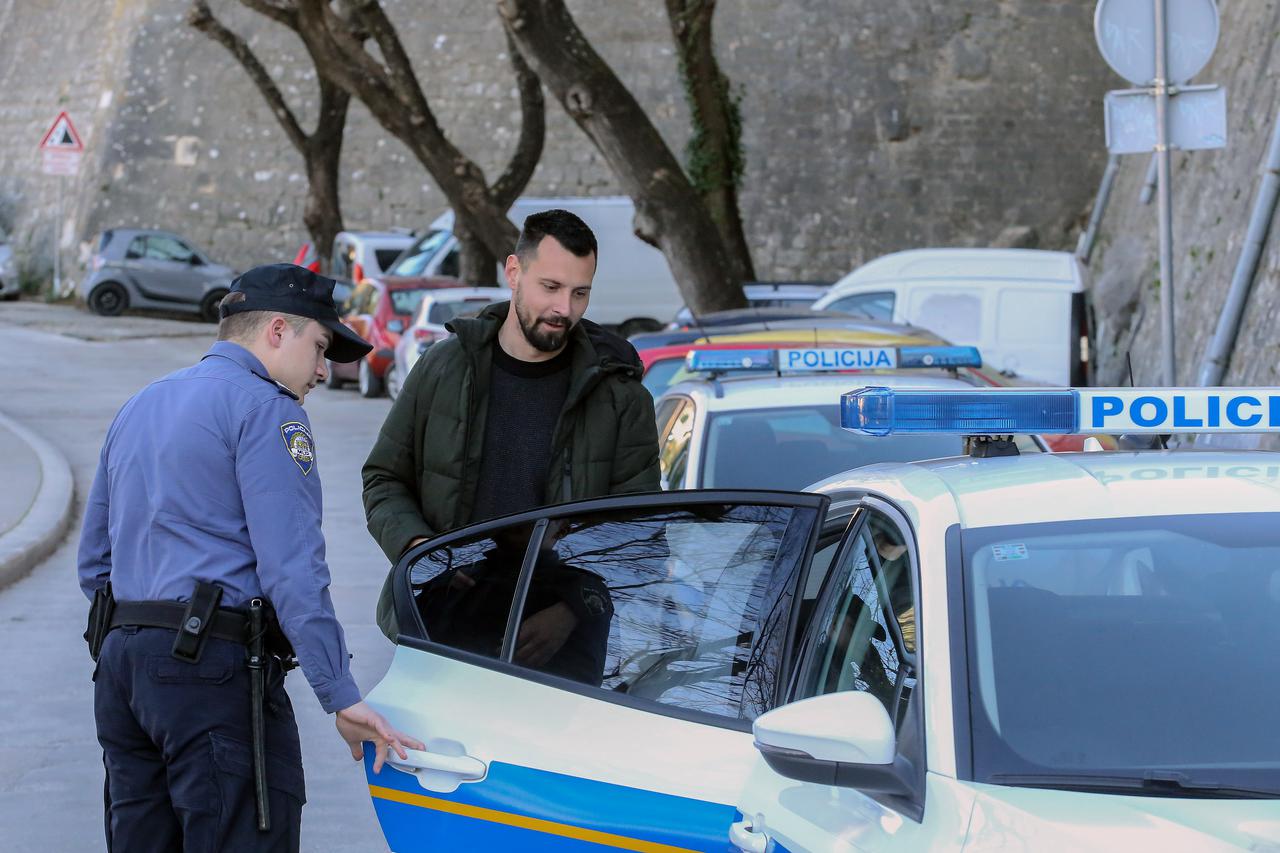 Split: Dogradonačelnik Ivošević priveden zbog pokušaja sprječavanja rušenja stabla
