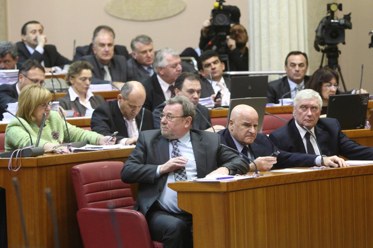 '09.12.2010., Zagreb - Sjednica Hrvatskog Sabora - Rasprava o ukidanju diplomatskog imuniteta bivsem premijeru Ivi Sanaderu.Vladimir Seks, Ivan Jarnjak,Josip Friscic, Photo: Davor Puklavec/PIXSELL'