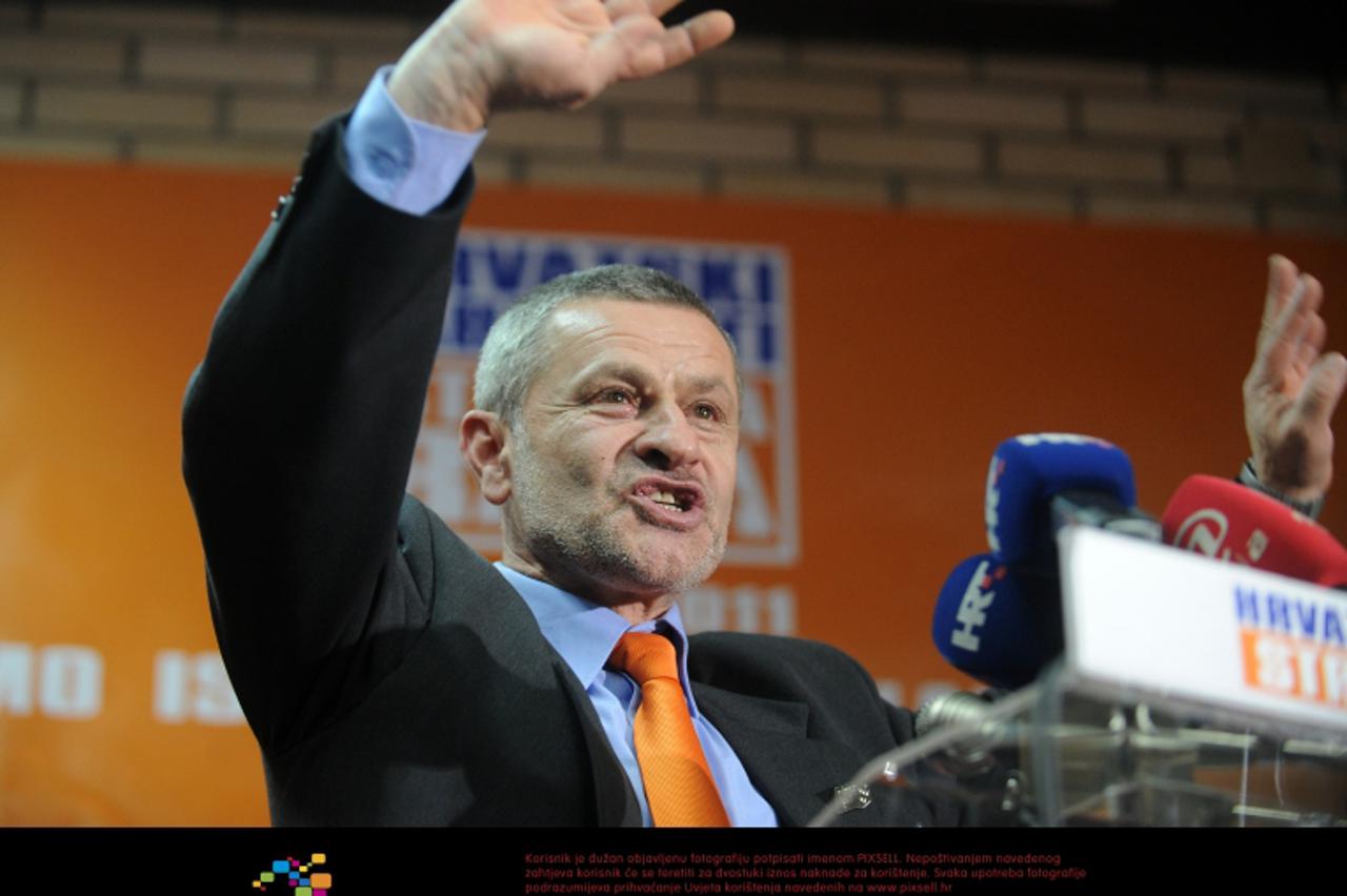 '04.12.2011., Brescenskoga 4, Zagreb - Hrvatski laburisti - Slavlje u izbornom stozeru Hrvatskih laburista - Stranke rada nakon objave prvih izbornih rezultata. Dragutin Lesar Photo: Daniel Kasap/PIXS
