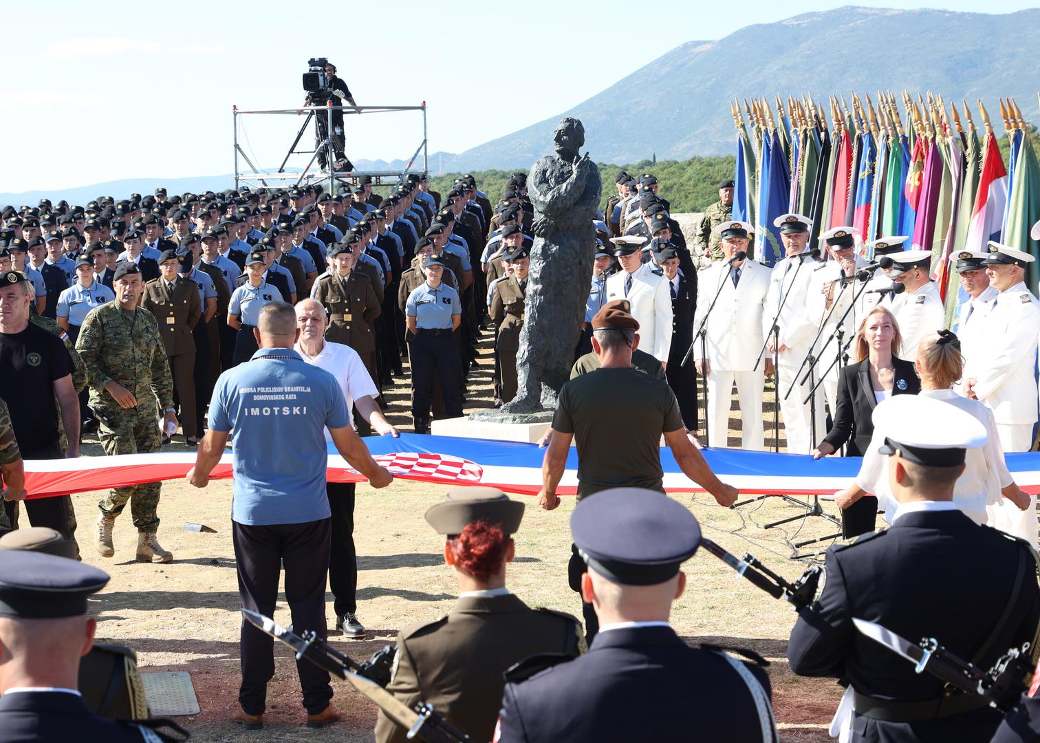 05.08.2025.,Knin- Proslava obiljezavanja Dana pobjede i domovinske zahvalnosti, Dana hrvatskih branitelja i 30. obljetnice vojno redarstvene operacije Oluja. Podizanje zastave na kninskoj tvrdjavi.  Photo: Dusko Jaramaz/PIXSELL
