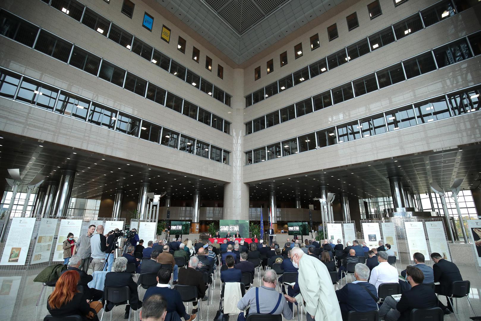 21.10.2021 Zagreb - U nacionalnoj i sveucilisnoj knjiznici odrzana je promocija knjige generala Rahima Ademija "Samo istina, ratni dnevnik generala hrvatske vojske" u izdanju Vecernjeg lista.