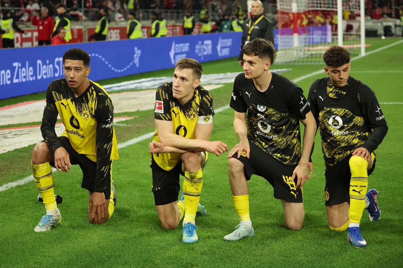 Bundesliga - VfB Stuttgart v Borussia Dortmund