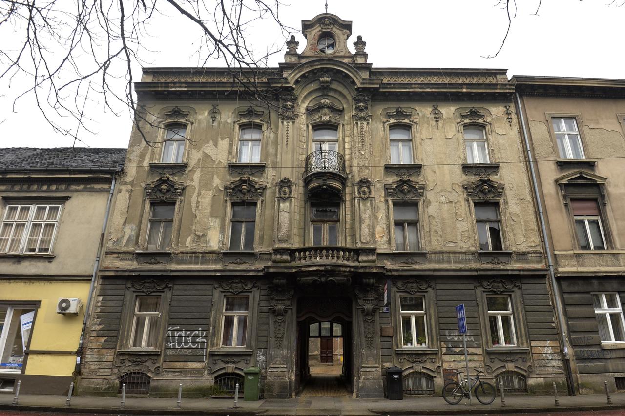 Fasade na zgradama ciju ce obnovu financirati grad. Zgrada u Hebrangovoj 15.