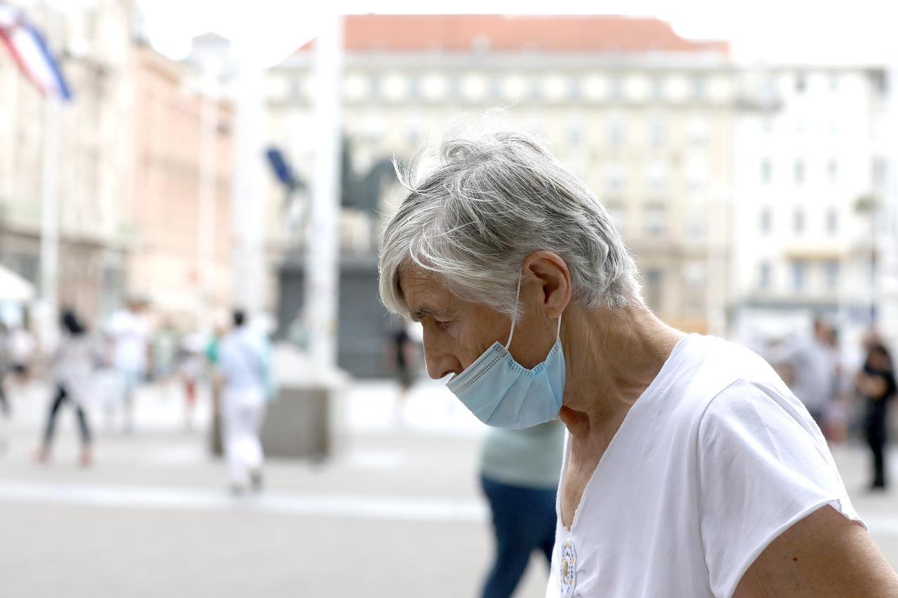 Zagreb: Maske koje se svaki dan mogu vidjeti po gradu pokazuju da koronavirus jos uvijek nije pobijeđen