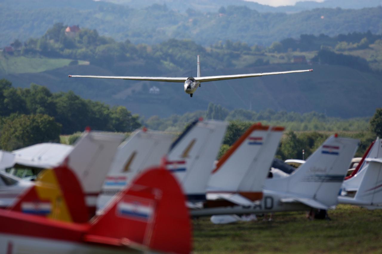 Ilustracija jedrilice