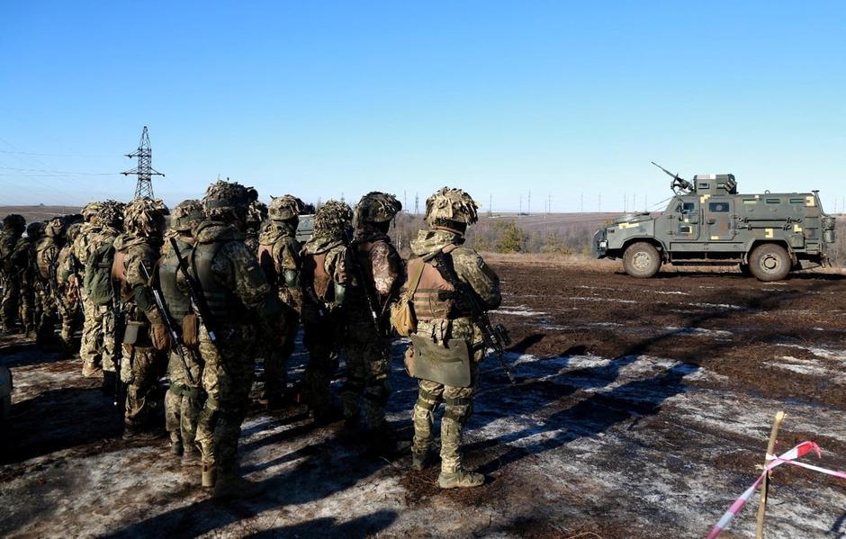 Ukrainian army holds drills in the Donetsk region