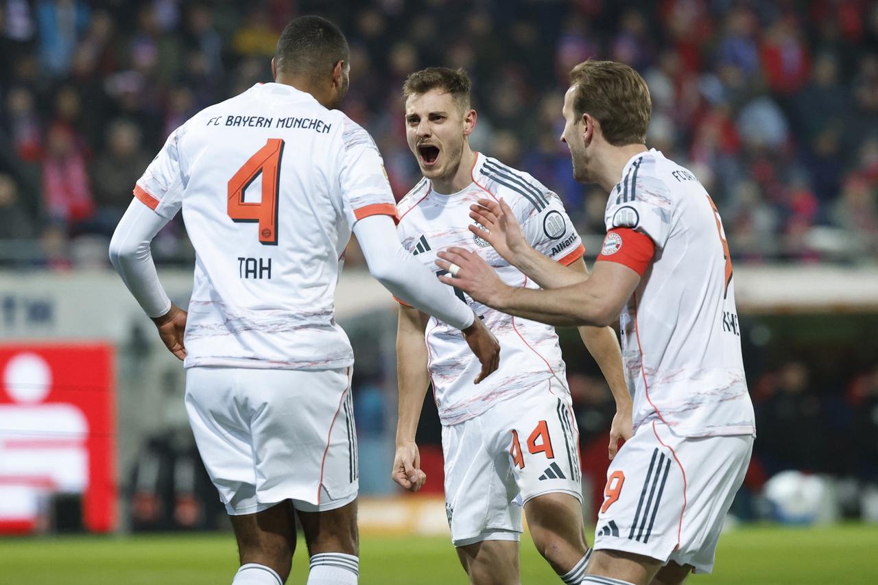 Bundesliga - 1. FC Heidenheim v Bayern Munich