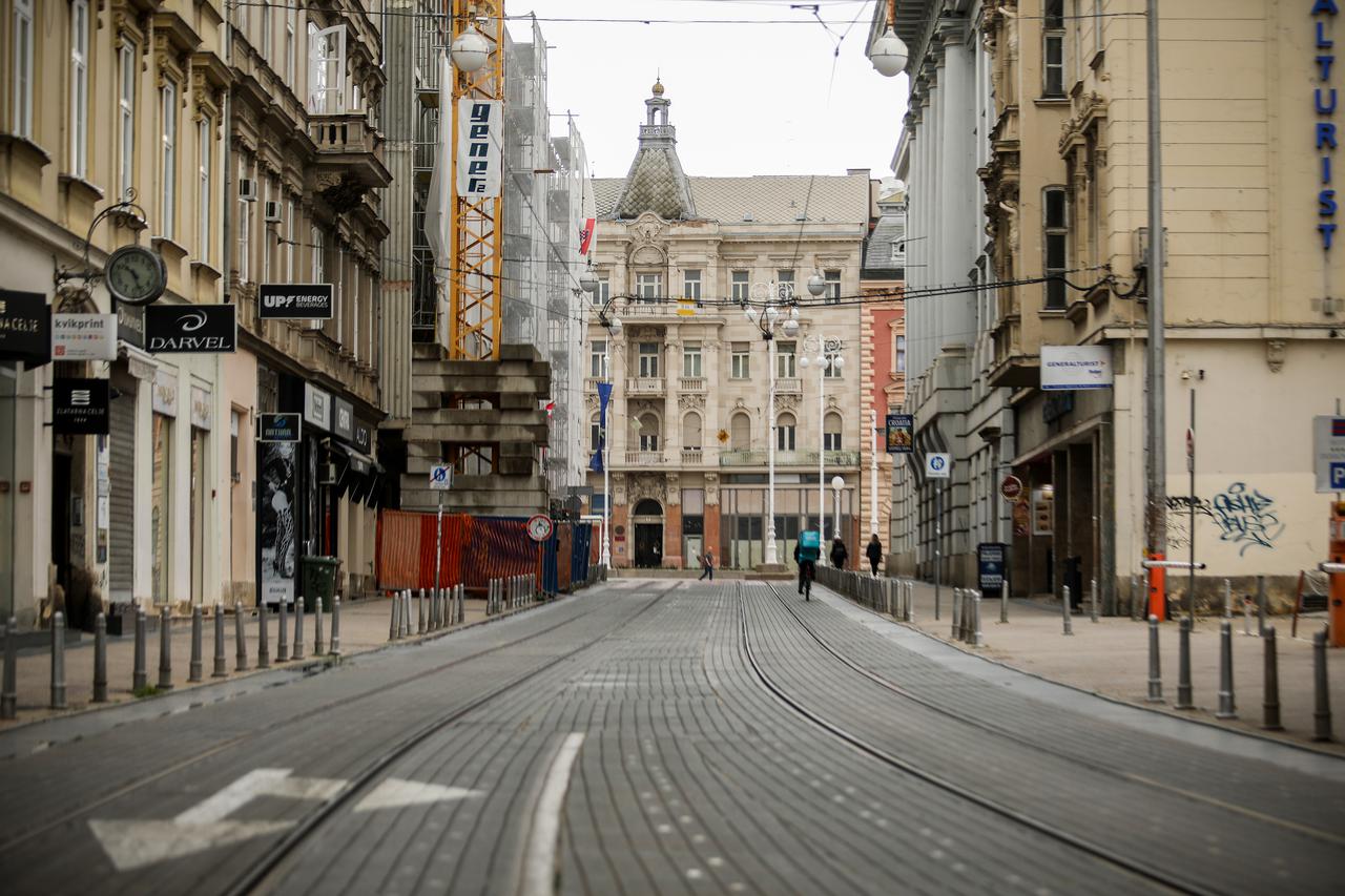 Zagreb: Hladan i kišovit dan ispraznio gradske ulice