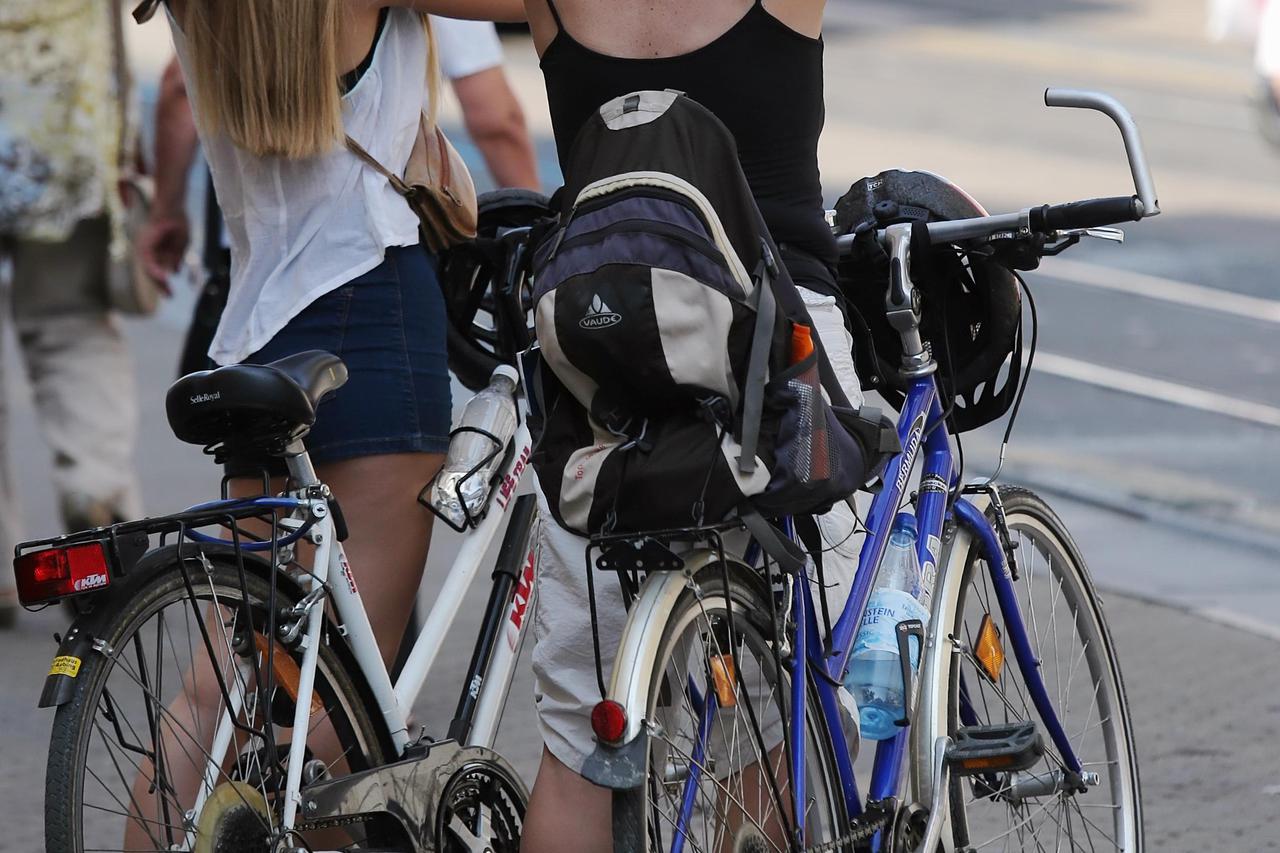 12.09.2016., Zagreb - Prekrasan suncani rujanski dan ponukao je mnoge bicikliste da se na svojim biciklima provezu gradom.  Photo: Tomislav Miletic/PIXSELL