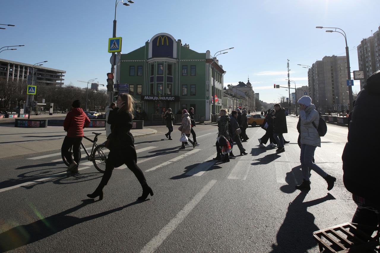 Na današnji dan 1990. u Mosvi je otvoren prvi McDonald's, ameri?ki lanac brze hrane