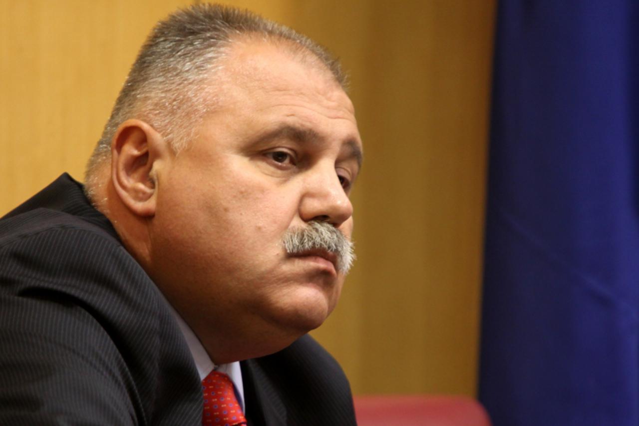 \'26.08.2010., Zagreb -    Hrvatski Sabor, Izvanredna sjednica o rebalansu proracuna RH. Izvjestaj o rebalansu podnjela je premijerka Jadranka Kosor.Ministar Suker branio je vladin program rebalansa i
