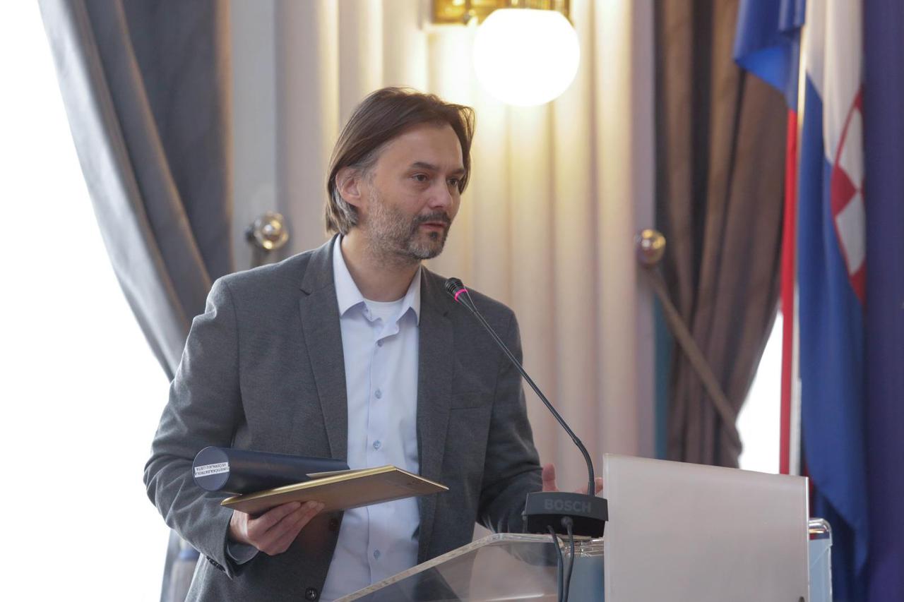 Večernji list dobio posebno prizanje FIJET-a za svoju turističku patrolu