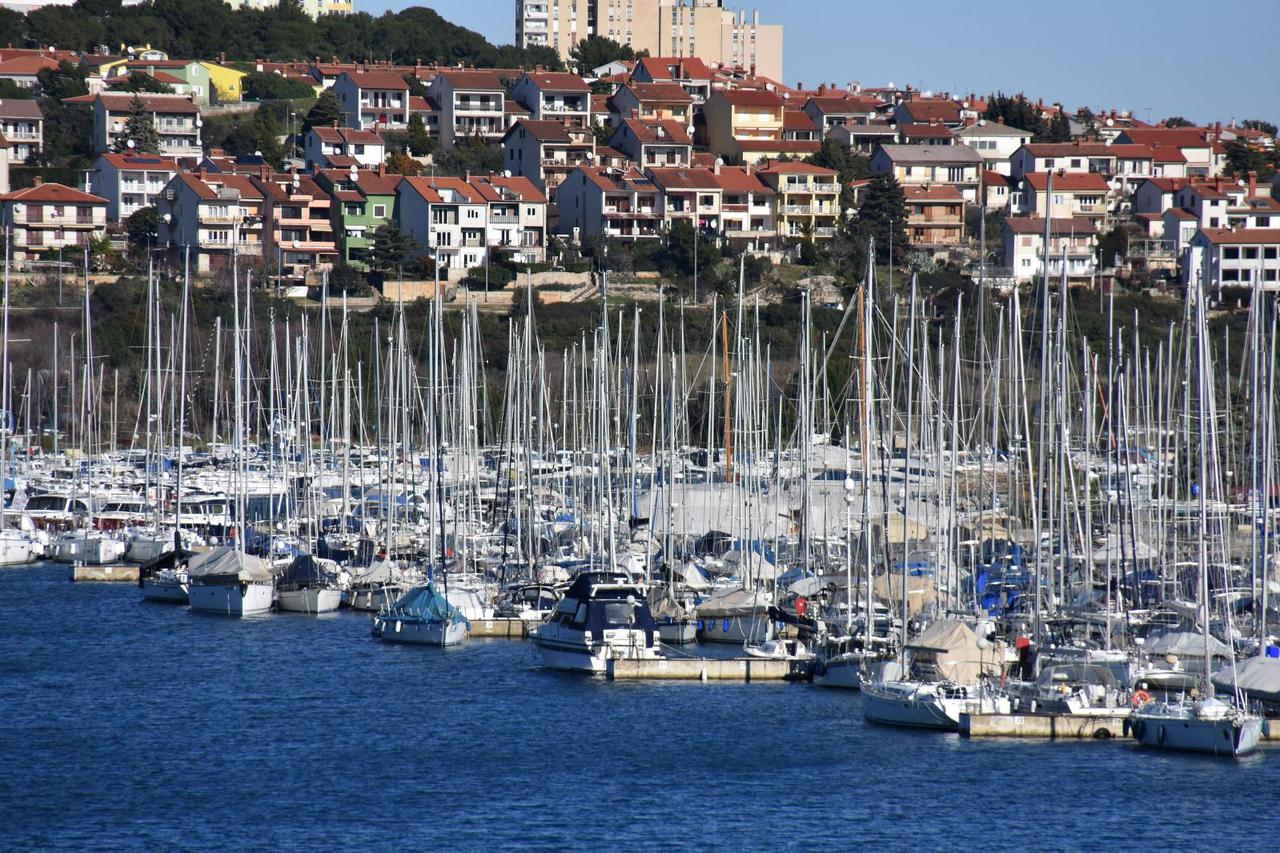 Tehnomontova marina Veruda  u Puli