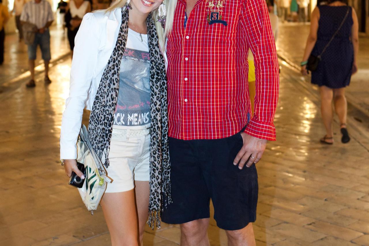 24.07.2011., Dubrovnik - Supruznici Belma i Mirza Dzomba u setnji Stradunom.  Photo: Grgo Jelavic/PIXSELL